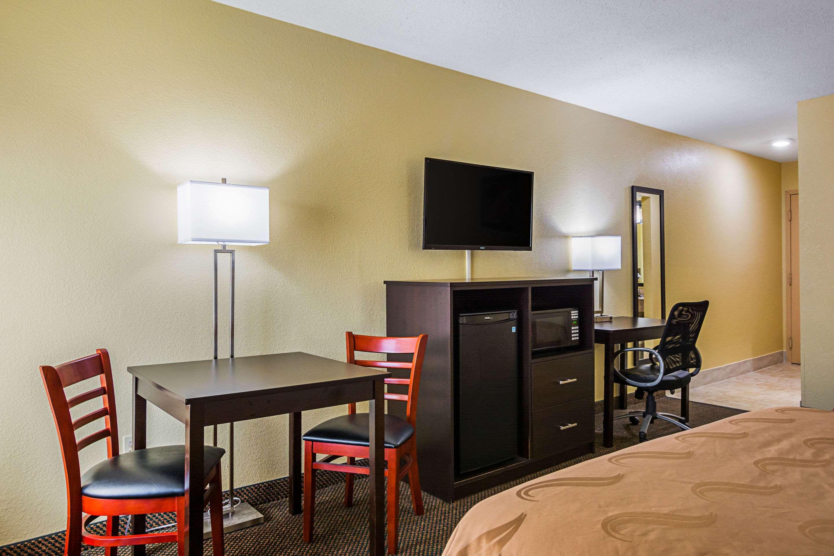 Quality Inn & Suites Greensburg I-74 Exterior photo