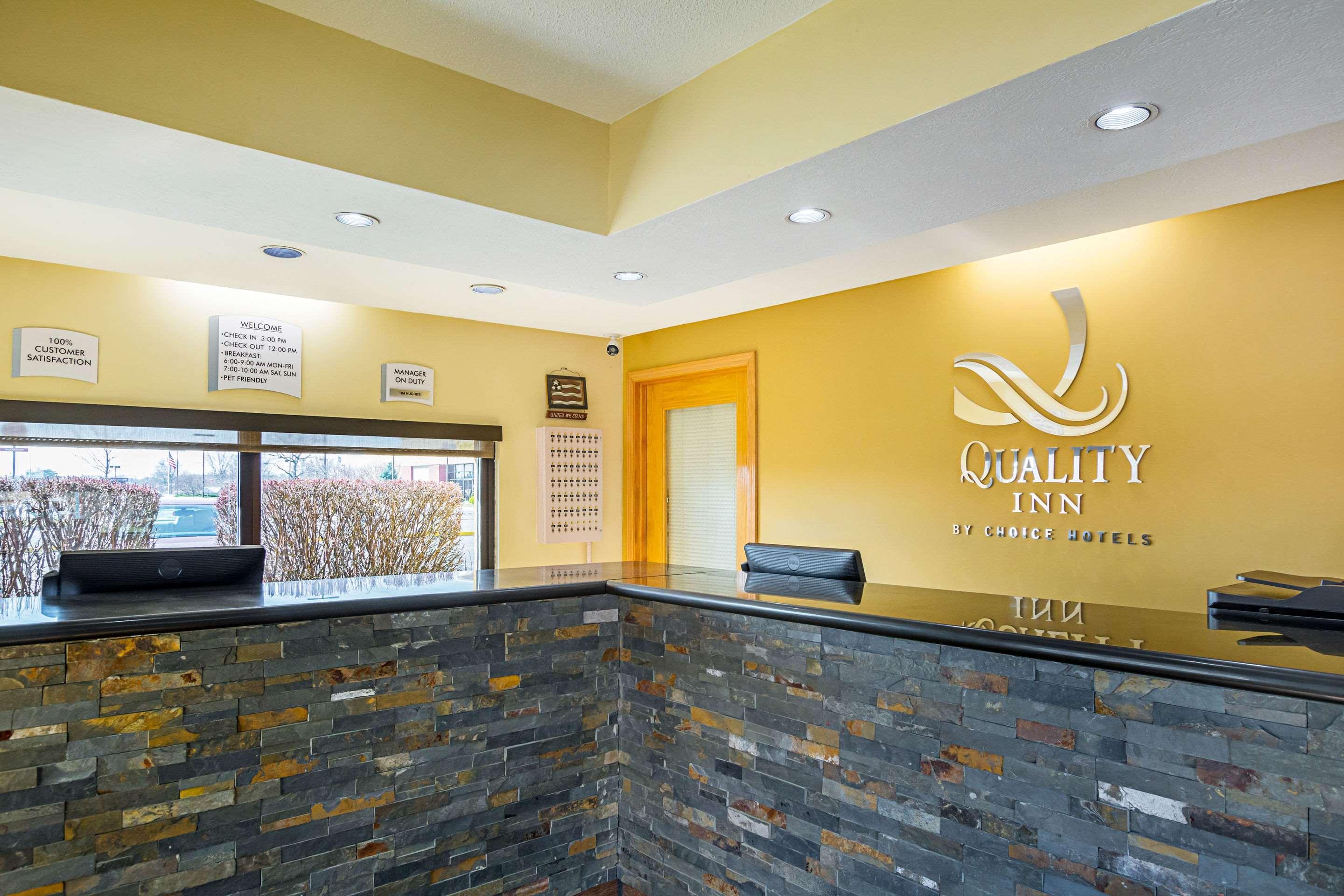 Quality Inn & Suites Greensburg I-74 Exterior photo