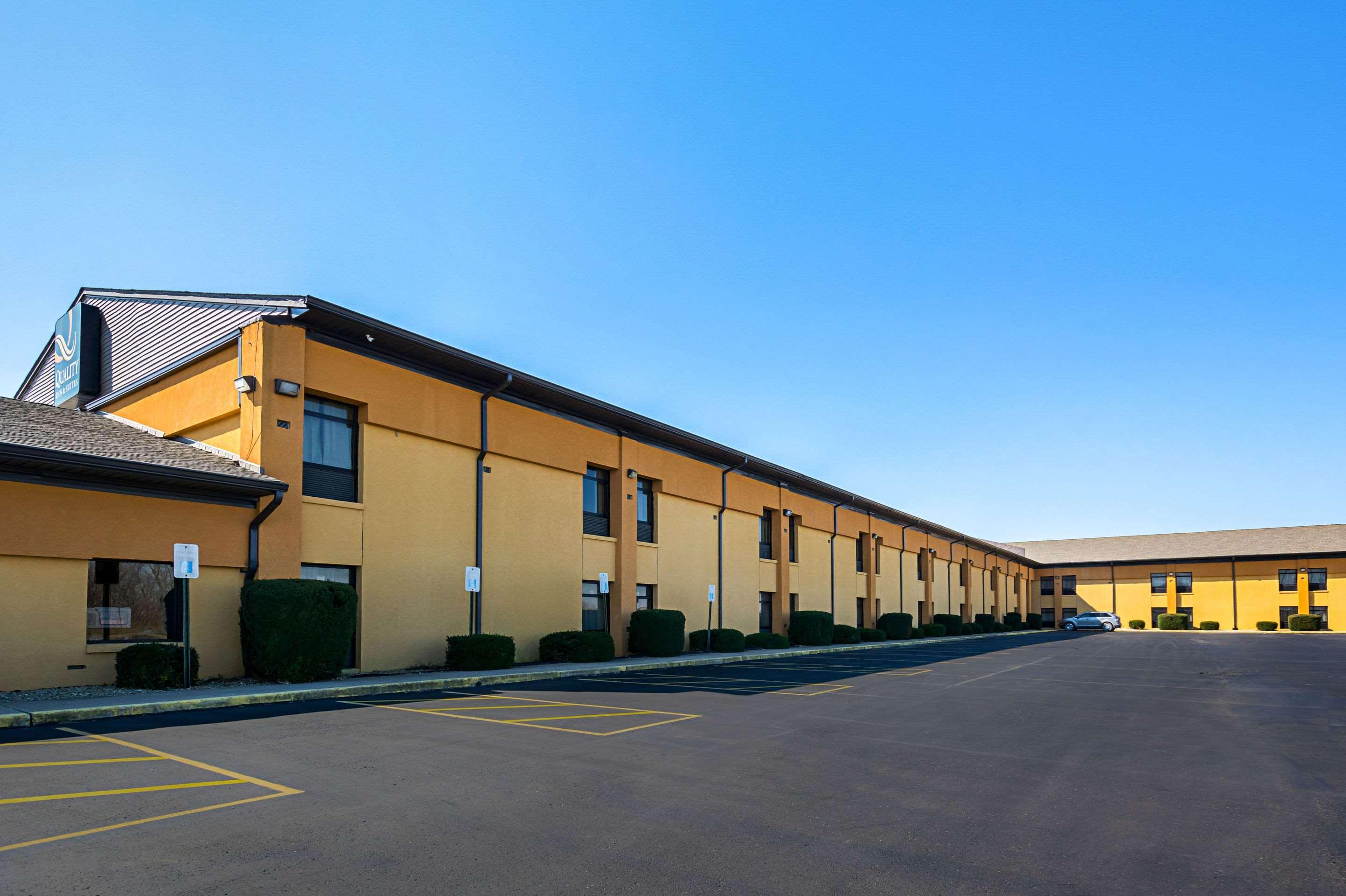 Quality Inn & Suites Greensburg I-74 Exterior photo