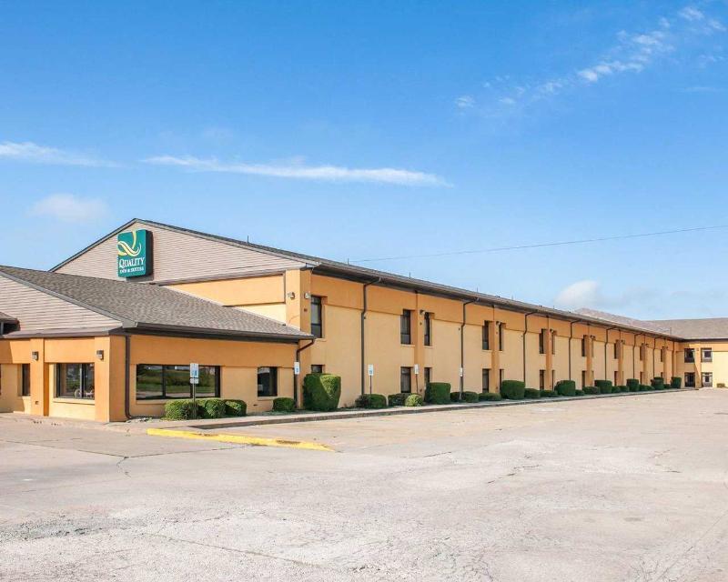 Quality Inn & Suites Greensburg I-74 Exterior photo
